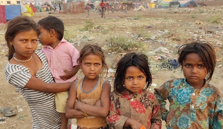 “शाळाबाह्य मुलांचा शिक्षणाचे लॉकडाऊन”…श्रमिक विश्व रिपोर्ट
