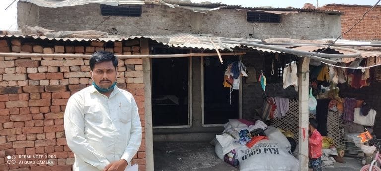परभणी : इंदिरा आवास योजने अंतर्गत अनुदानासाठी कारेगाव येथील कामगाराचा सहा वर्षे संघर्ष.