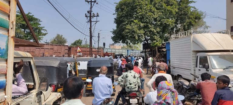साखला प्लॉट रेल्वे क्रॉसिंगचा अनुत्तरित प्रश्न आणि राजकीय इच्छाशक्तीचा अभाव …