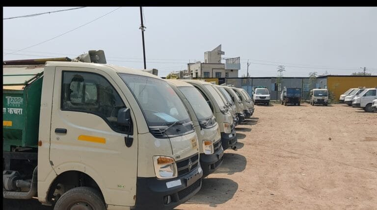 परभणी शहरातील स्वच्छ भारत अभियानाचे दूत पगारीविना …संप सुरूच,घंटा गाड्या ठप्प !