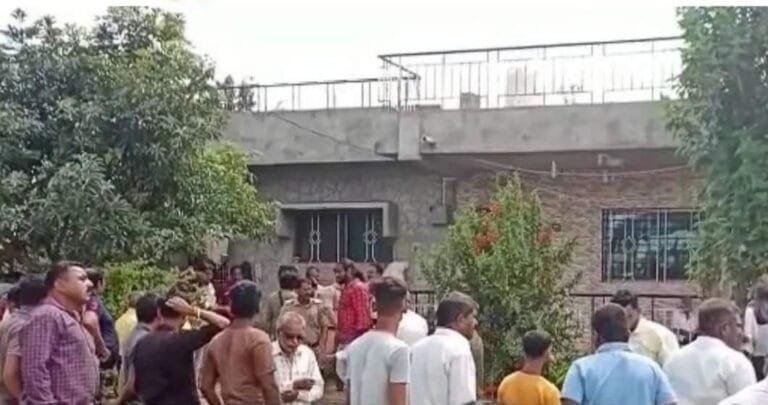 एकाच कुटुंबातील ९ जणांच्या आत्महत्येप्रकरणी सांगली पोलिसांकडून १३ जणांना अटक.