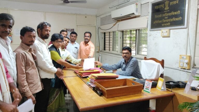 सेलूच्या अल्पवयीन मुलीच्या अत्याचार प्रकरणाचे परभणी जिल्ह्यात तीव्र पडसाद .बंद,निवेदने देऊन निषेध ..