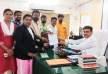 दिव्यांग तपासणी कामात ही हडेलहप्पी,शासन आपल्या दारी योजनेत डॉक्टरांचा खोडा. प्रहार जनशक्ती पक्षाचे परभणी जिल्हा प्रशासनाला निवेदन.