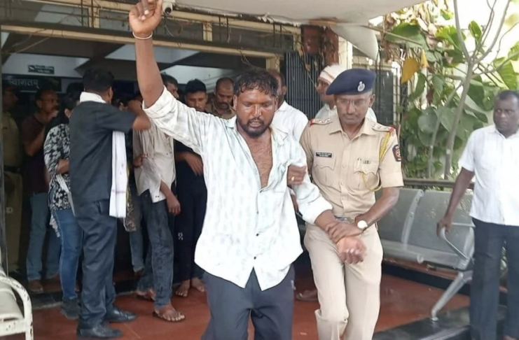 येलदरीतील स्थानिक मच्छिमारांचा जिल्हाधिकारी कार्यालयात सामूहिक आत्मदहनाचा प्रयत्न