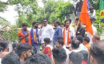 परभणीत शहर मनपावर धडकला शिवसेनेचा आक्रोश मोर्चा, घरकुलांसह विविध प्रश्नांवर वेधले लक्ष.