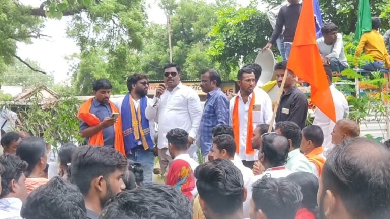 परभणीत शहर मनपावर धडकला शिवसेनेचा आक्रोश मोर्चा, घरकुलांसह विविध प्रश्नांवर वेधले लक्ष.
